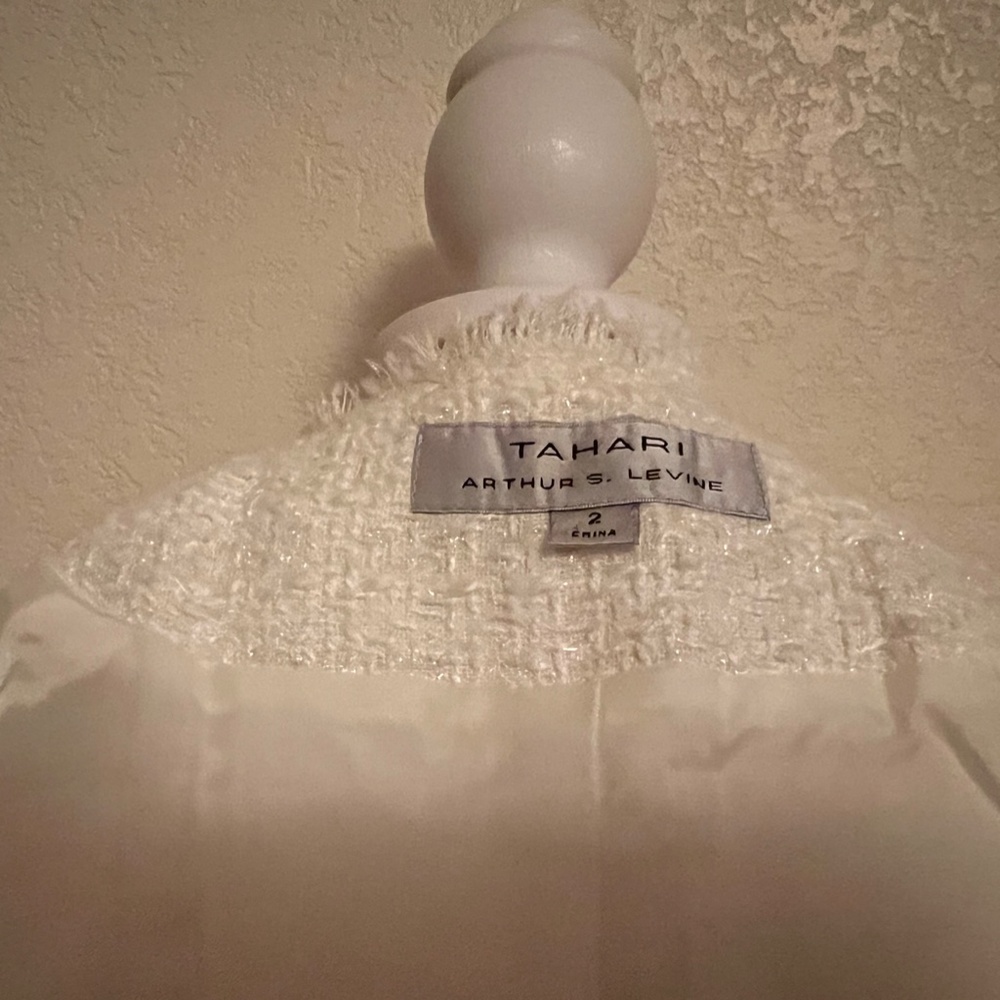 Blazer - Picture 3 of 4